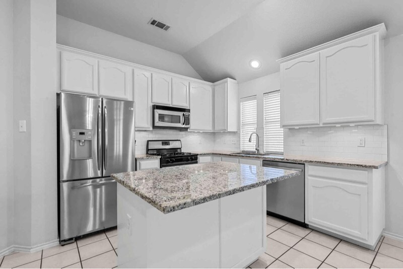 Building Photo - 5021 Meyers Ln