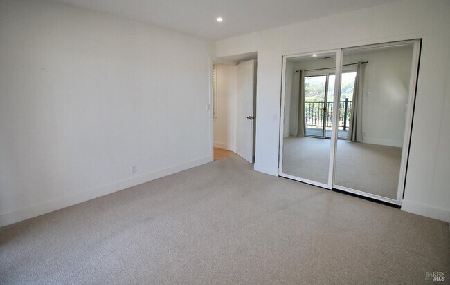 Building Photo - 201 Cleveland Ct