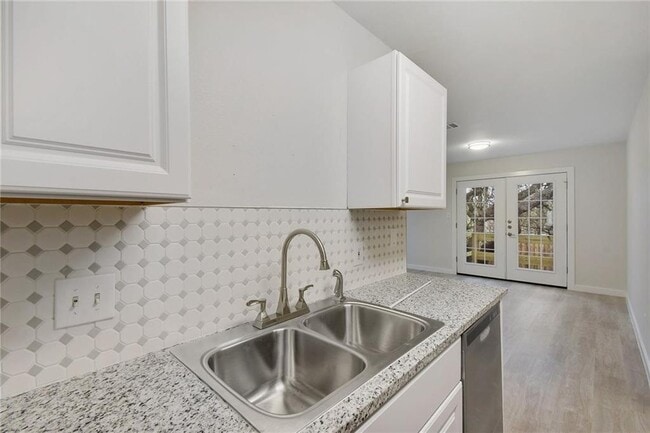 Building Photo - 15209 Sun-Bird Ln