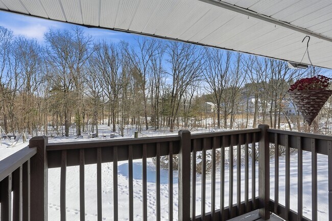 Building Photo - 39 Pleasant St