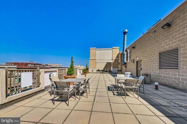 Building Photo - 1150 K St NW