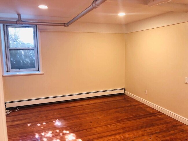 Building Photo - 0 Grove St