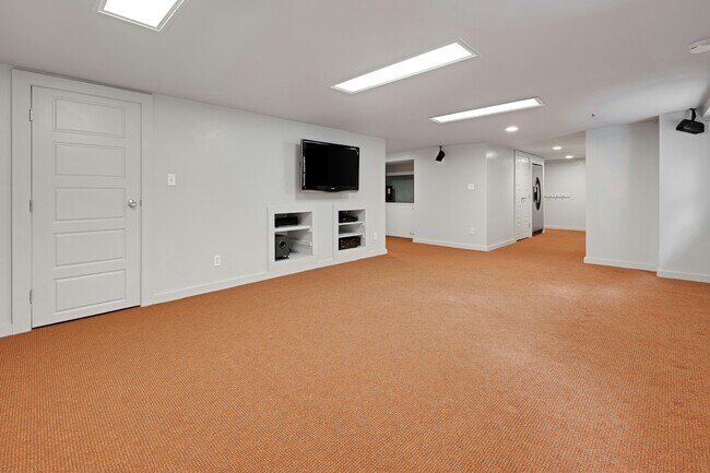 Building Photo - 9 Red Rd