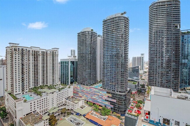 Building Photo - 1000 Brickell Plaza