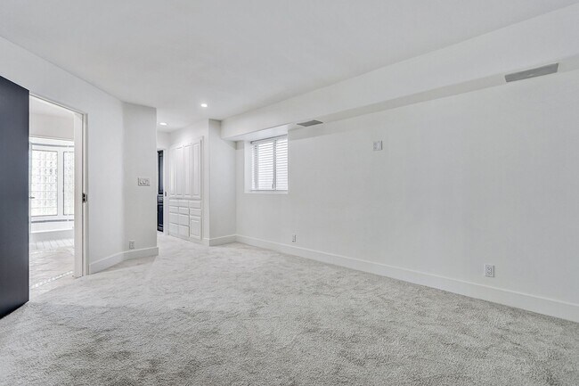 Building Photo - Beautifully Remodeled, 4BR4.5BA Hill Section Home w/ Amazing Panoramic Ocean Views, 3 Decks, Atri...