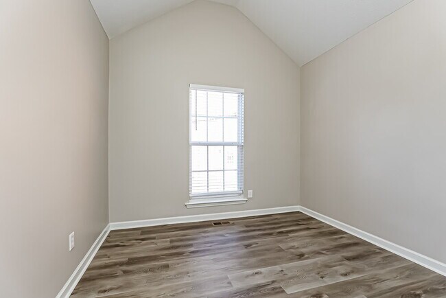 Building Photo - 136 S Birchwood Dr