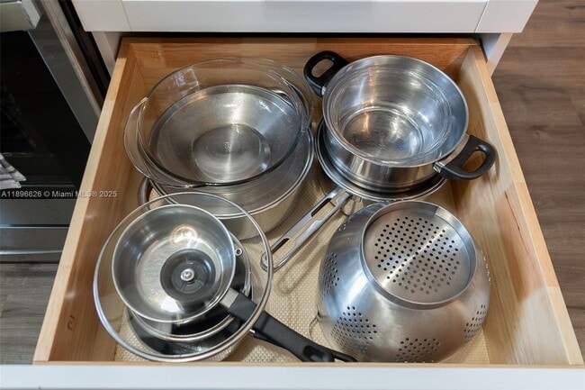 Building Photo - 312 SW 12th Ave