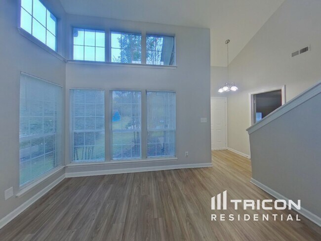 Building Photo - 5407 River Falls Dr