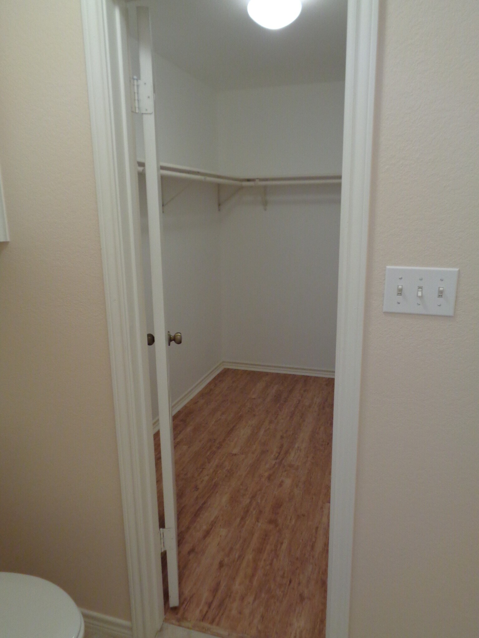 Master Closet - 15505 Cruiser St