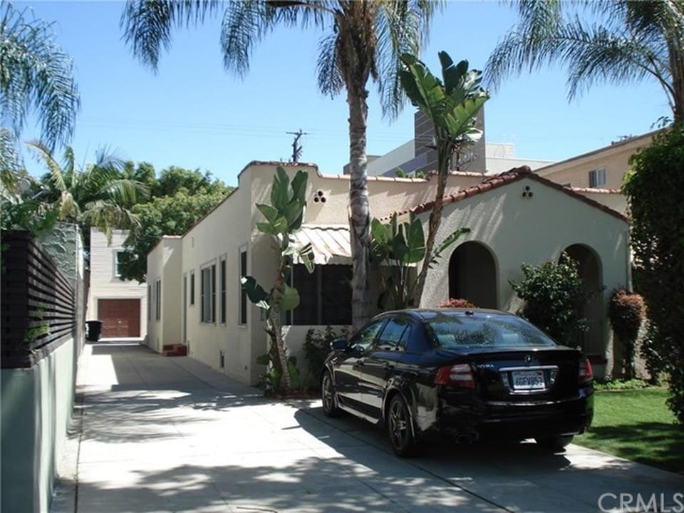 Building Photo - 950 1/2 North Hayworth Avenue