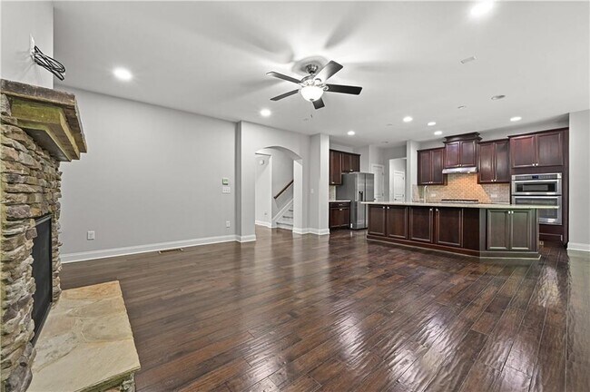 Building Photo - 9965 Cameron Parc Cir