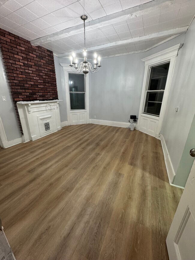Building Photo - 124 Tuers Ave