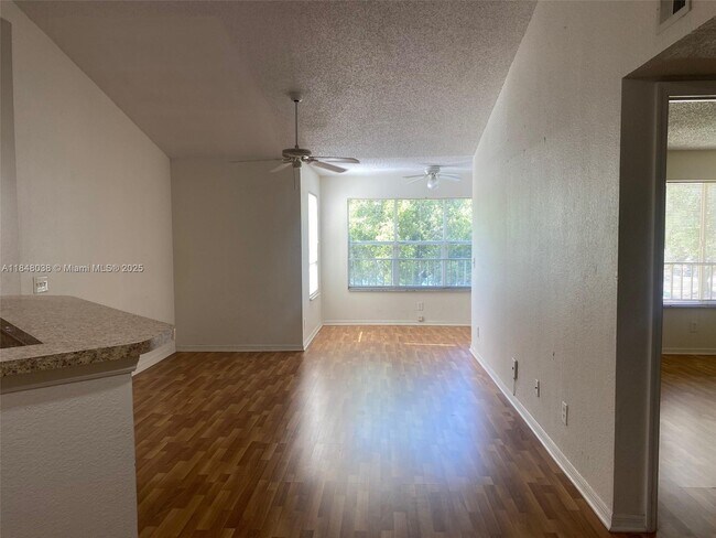 Building Photo - 12980 Vista Isles Dr