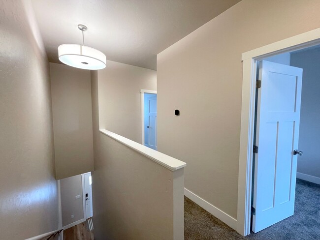 Building Photo - Bright 3br Townhome (New Build)