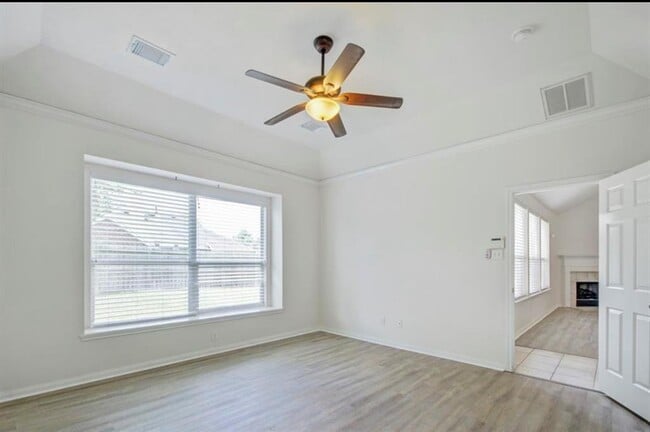 Building Photo - 4310 Blossomwood Dr