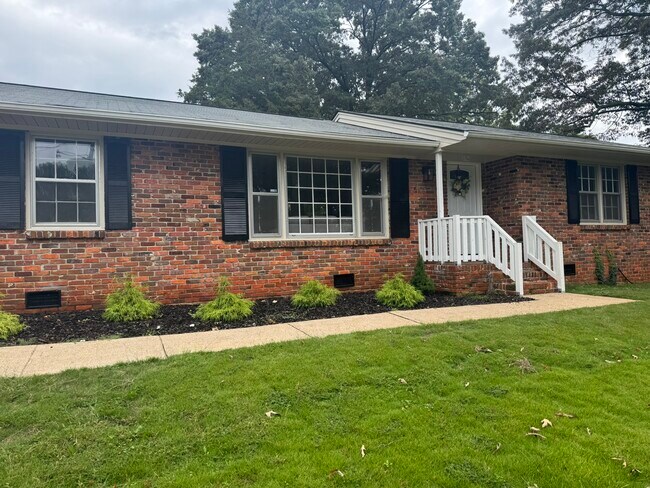 Primary Photo - 3706 College Park Cir NW