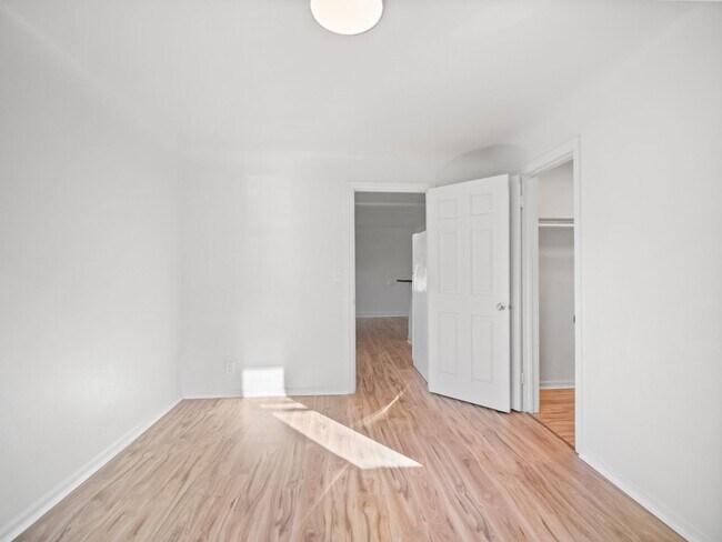 Building Photo - LOWER SOUTH HILL ONE BEDROOM CLOSE TO HUCKLEBERRY MARKET