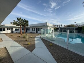 Building Photo - AVAILABLE NOW!! Studio Apartment in Palm Springs!!