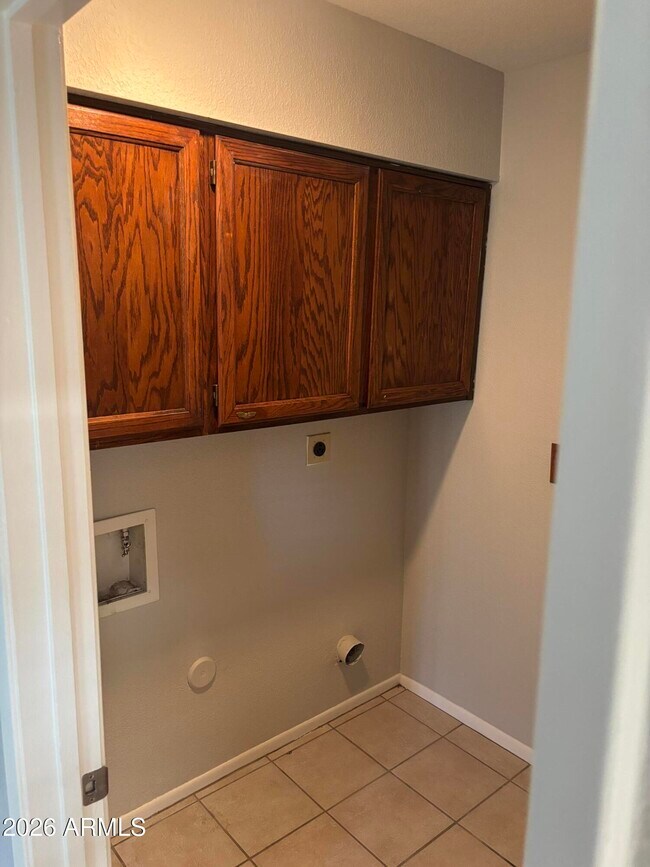 Building Photo - 1237 W Ellis St