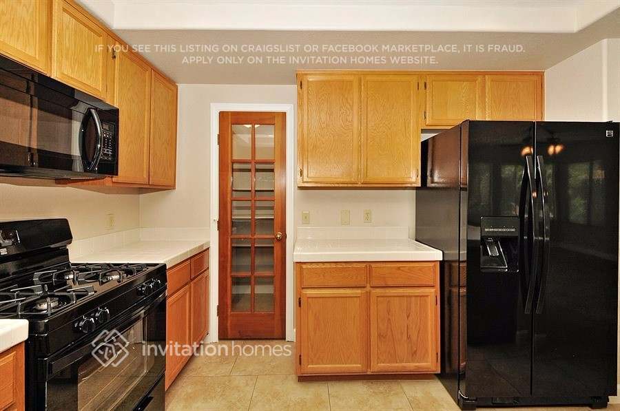 Building Photo - 2121 Harbor Cliff Dr