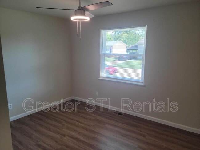 Building Photo - 11937 Glenmar Dr