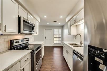 Building Photo - 115 Peachtree Ct