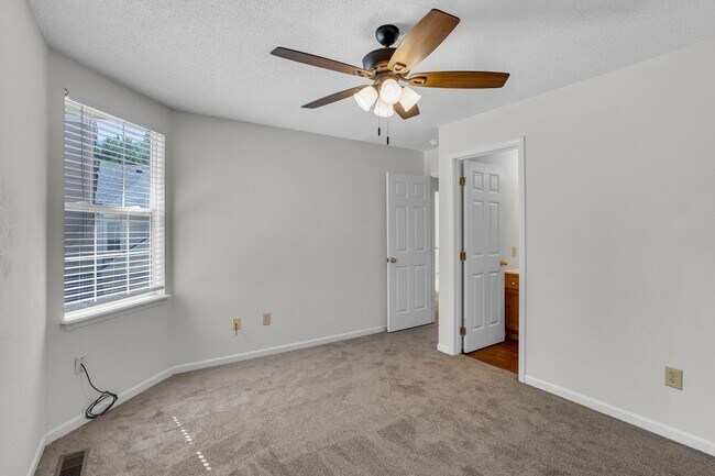 Building Photo - 4401-4403 Cheryl Ct.