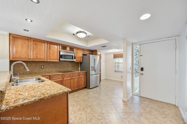 Building Photo - 194 Queens Ct