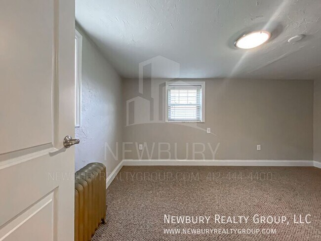 Building Photo - 102 W Steuben St