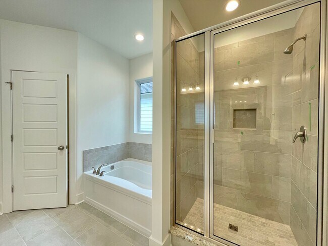 Building Photo - 25279 Burlington Dr
