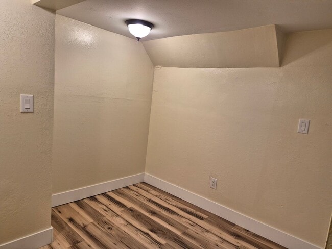 Building Photo - Cozy 1 bedroom close to Seattle Ferry and ...