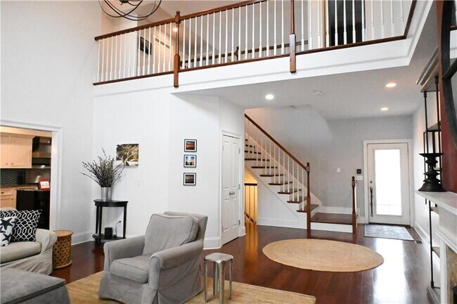 Building Photo - 4 Wimbledon Cir