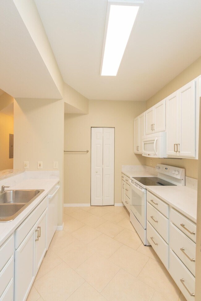 Building Photo - 37111 Harbour Vista Cir