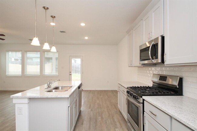 Building Photo - 15236 Sweet Mimosa Dr