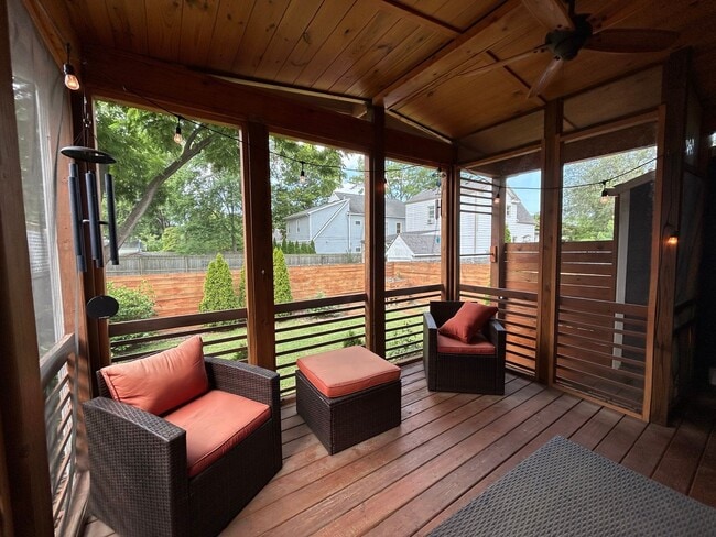 Building Photo - Deer Park 3 Bed 2 Bath Bungalow