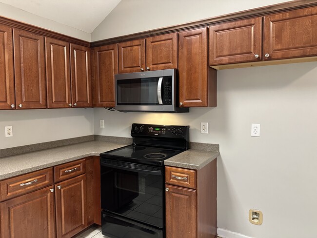 Building Photo - 162 Romie Dr