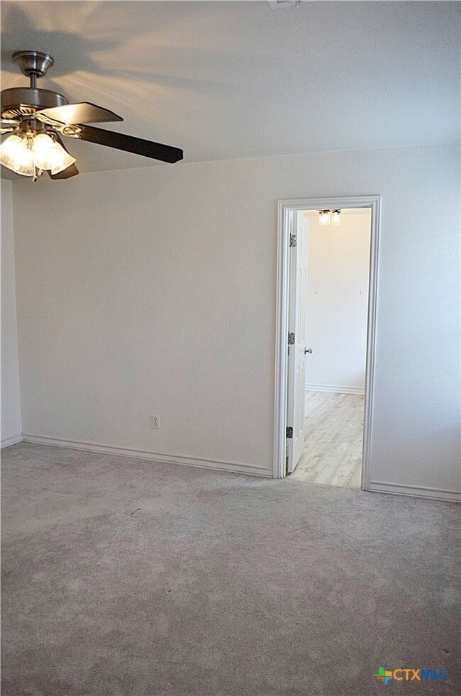 Building Photo - 305 Bermuda St