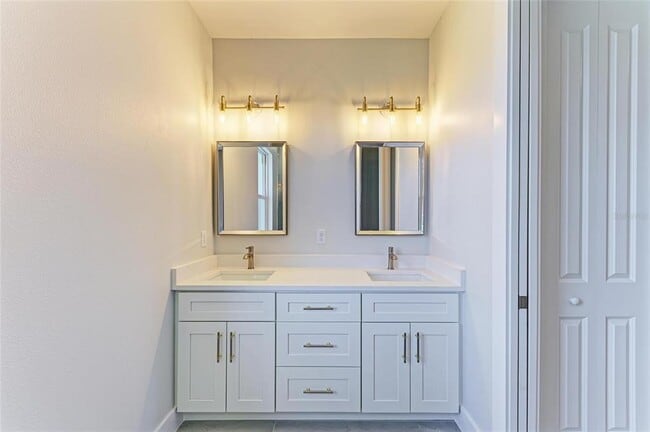 Building Photo - 380 Holly Rd