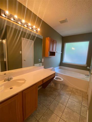 Building Photo - 1042 Palomino Dr