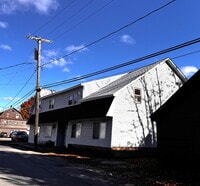 Building Photo - Studio Apartment near downtown Canton and St. Lawrence University