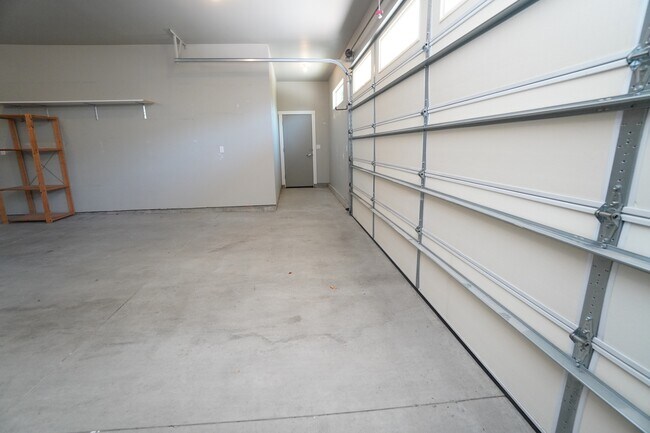 Building Photo - 407 W Pavilion Ln