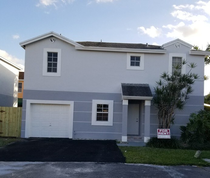 Primary Photo - 14746 SW 90th Terrace