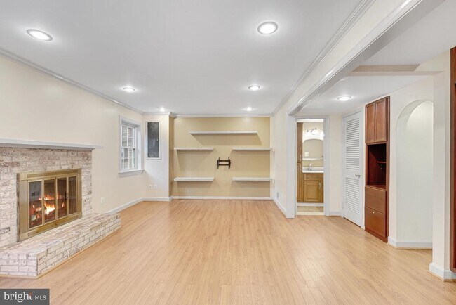 Building Photo - 10401 Courthouse Dr