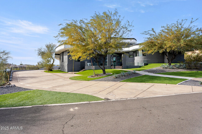 Building Photo - 3282 E Palo Verde Dr