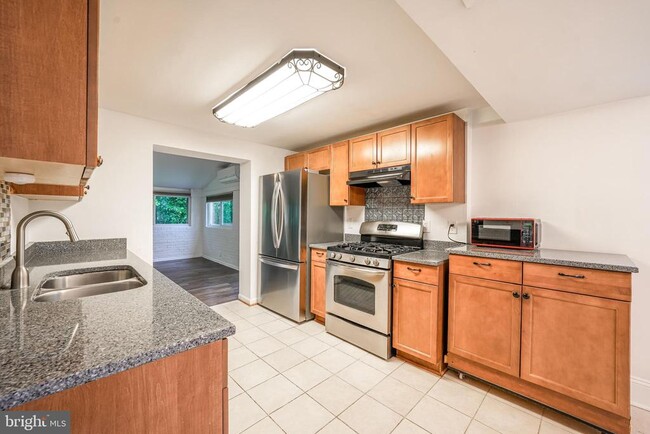 Building Photo - 3391 Bristol Ct