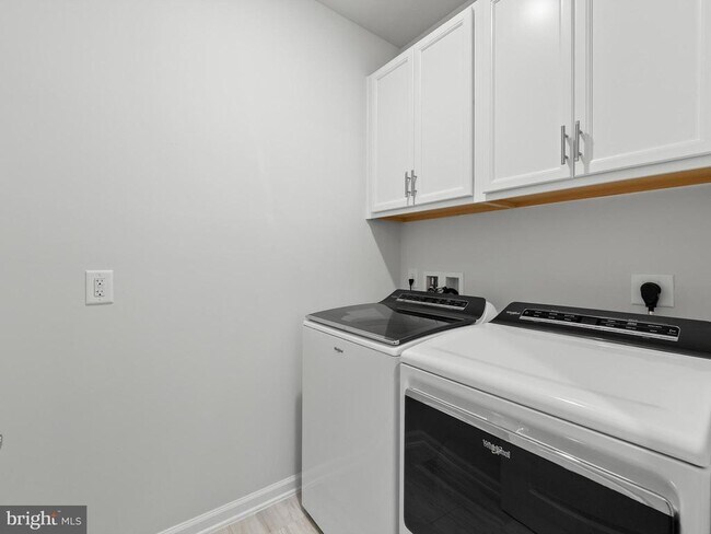 Building Photo - 6248 Zinnia Ln