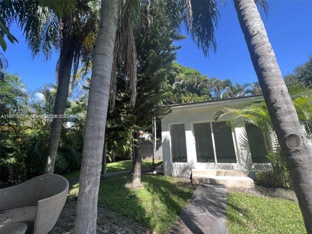 Building Photo - 2450 SW 19th Ave