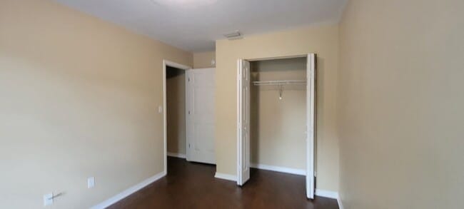 Building Photo - 3 bedroom/2 bath in Palm Grove