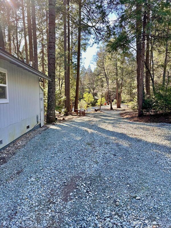 Building Photo - 13590 Red Dog Rd