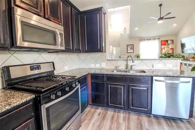 Building Photo - 5954 Heron Dr
